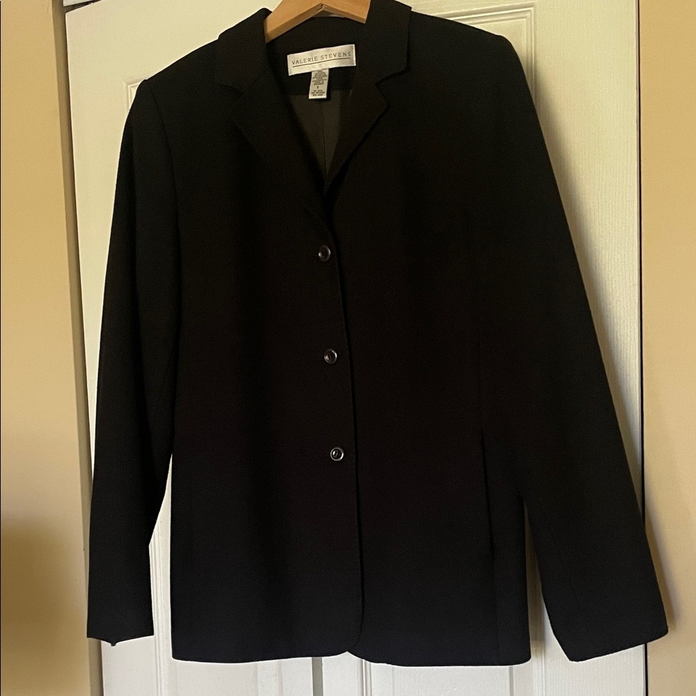 Valerie Steven’s Elegant Black Blazer